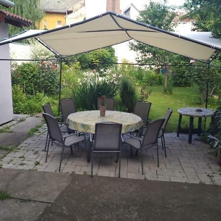 Apartman Lux Сегед Экстерьер фото